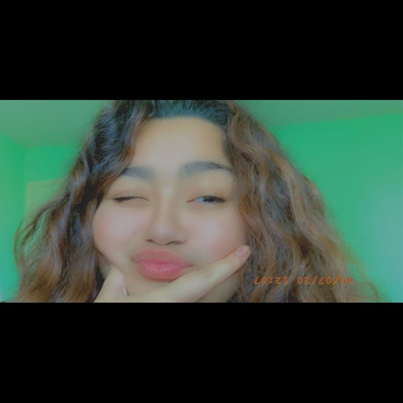 Meet your Posher, Joleen - Picture 2 of 7